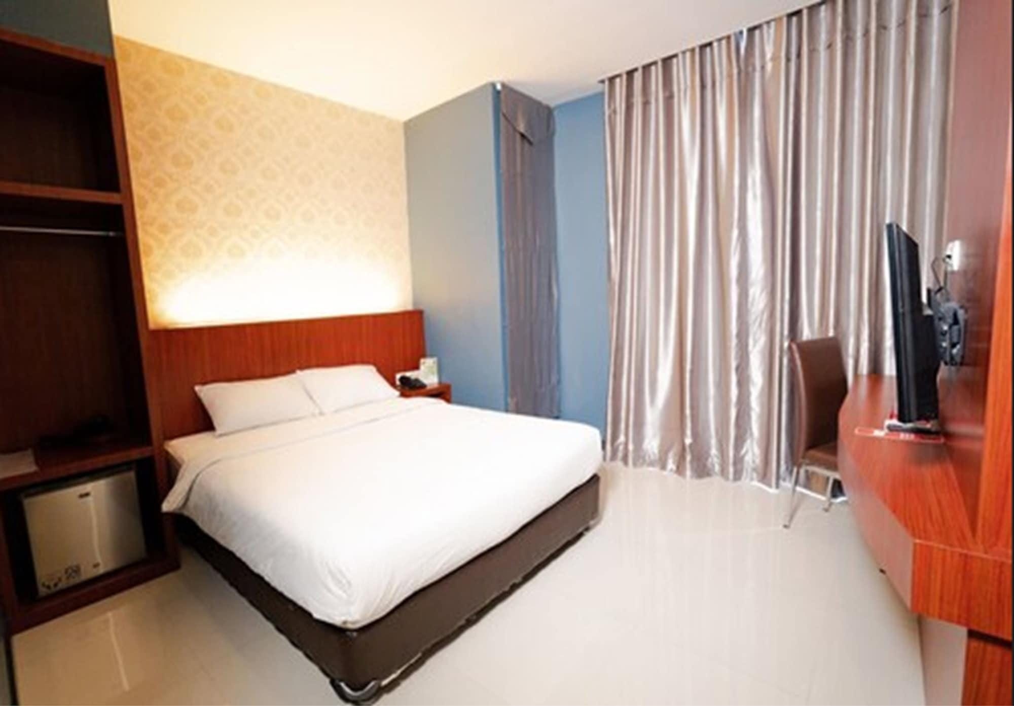 The Crew Hotel Kualanamu International Airport Medan Buitenkant foto