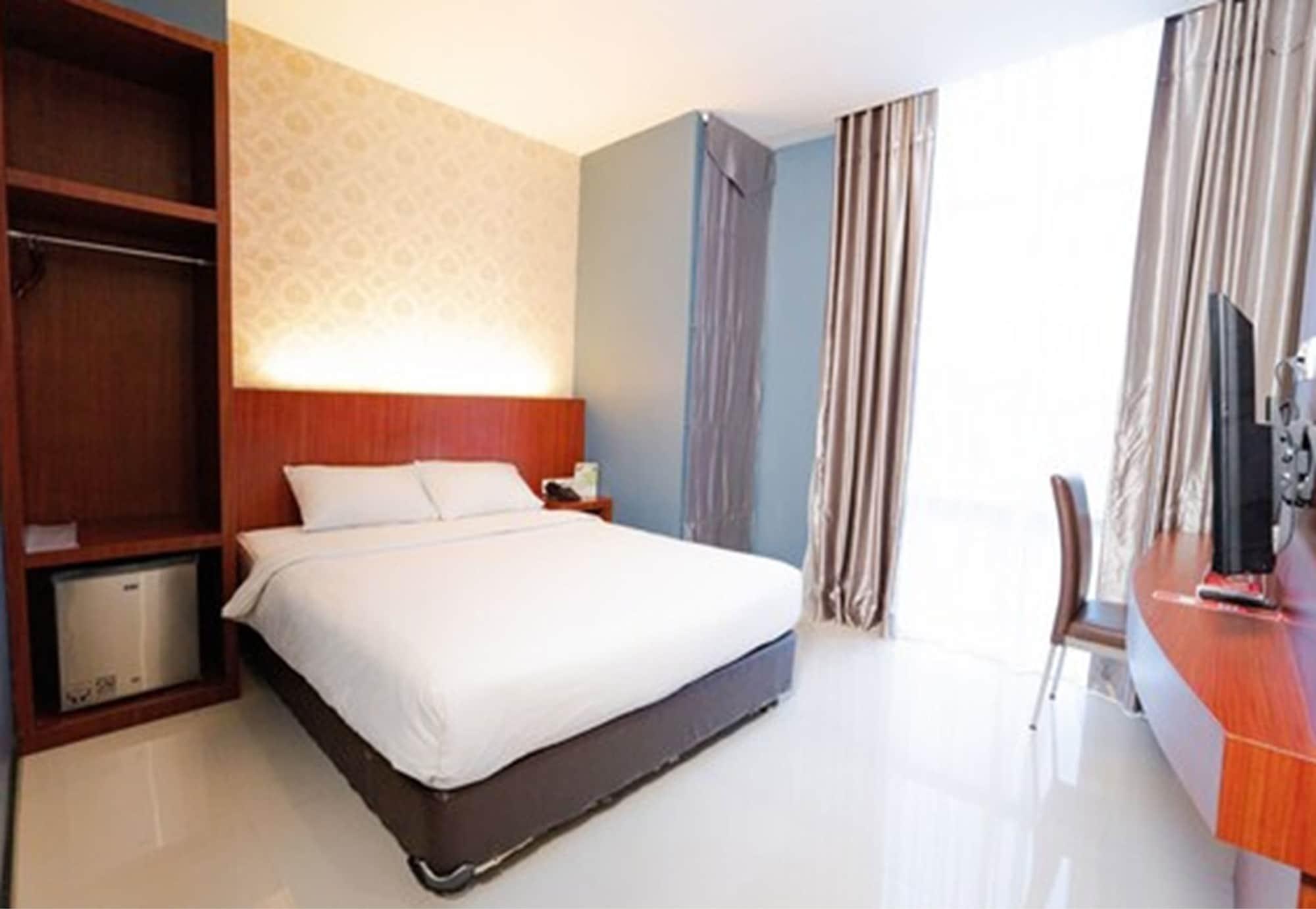 The Crew Hotel Kualanamu International Airport Medan Buitenkant foto