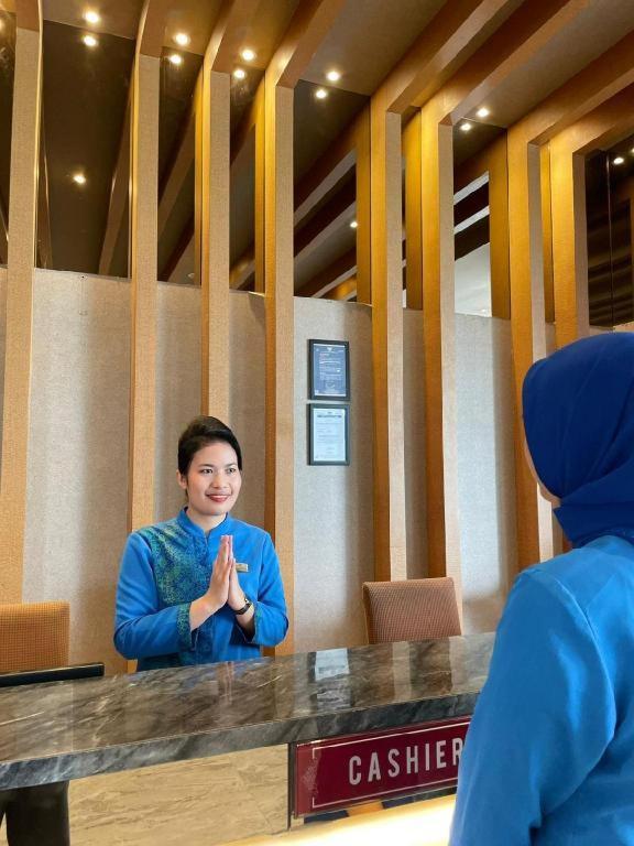 The Crew Hotel Kualanamu International Airport Medan Buitenkant foto