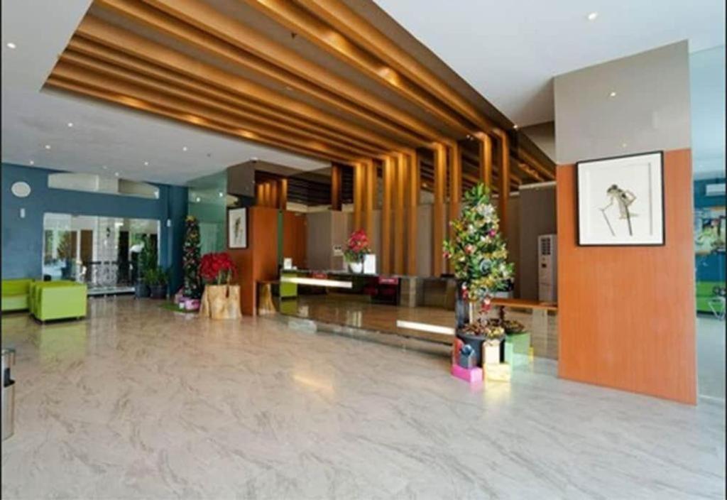The Crew Hotel Kualanamu International Airport Medan Buitenkant foto