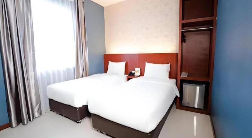 The Crew Hotel Kualanamu International Airport Medan Buitenkant foto